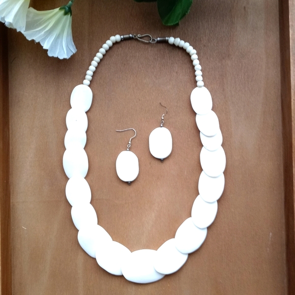 2PC Beautiful Pendant Bead Necklace and Earrings Set - Picture 9 of 10